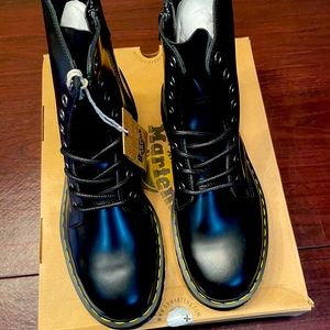 Brand New Men’s sz 9 black polished Dr. Martens.